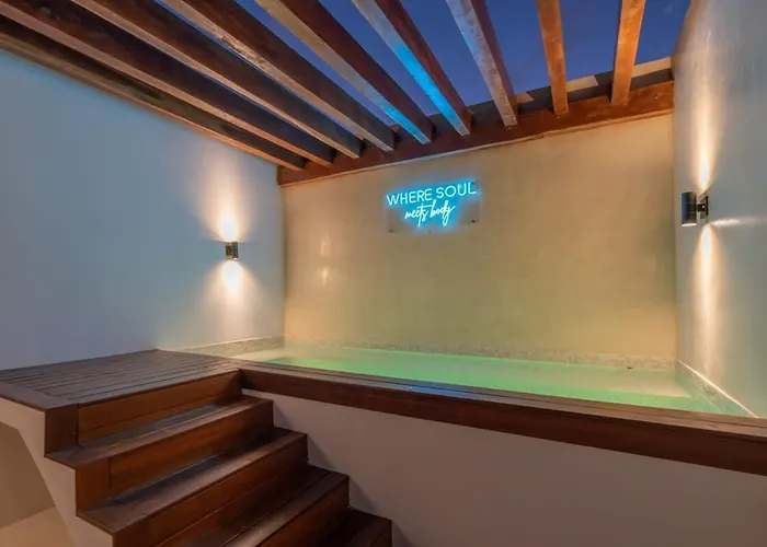 Villa Exclusive 4br In Karanda With Pools And Paddle *