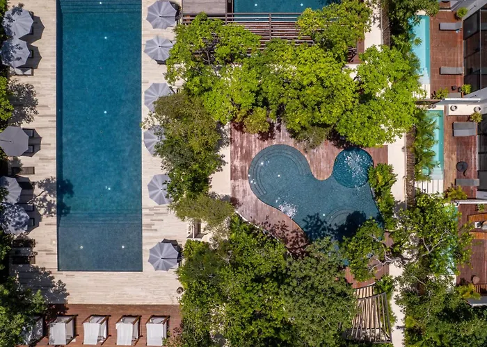 Exclusive 4br In Karanda With Pools And Paddle