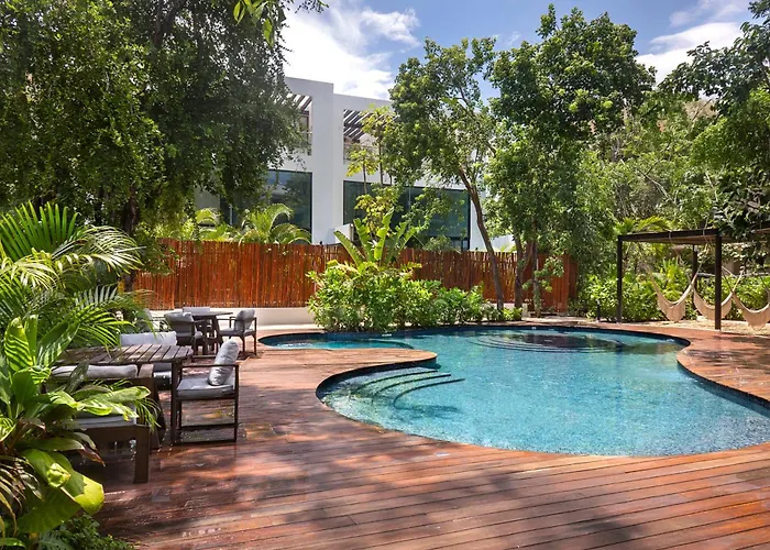 Exclusive 4br In Karanda With Pools And Paddle *